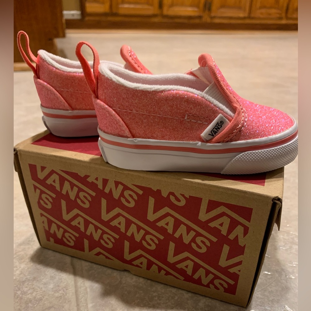Vans Baby Girl Pink Glitter Slip On Shoes Size 2 NIB! - Picture 3 of 7